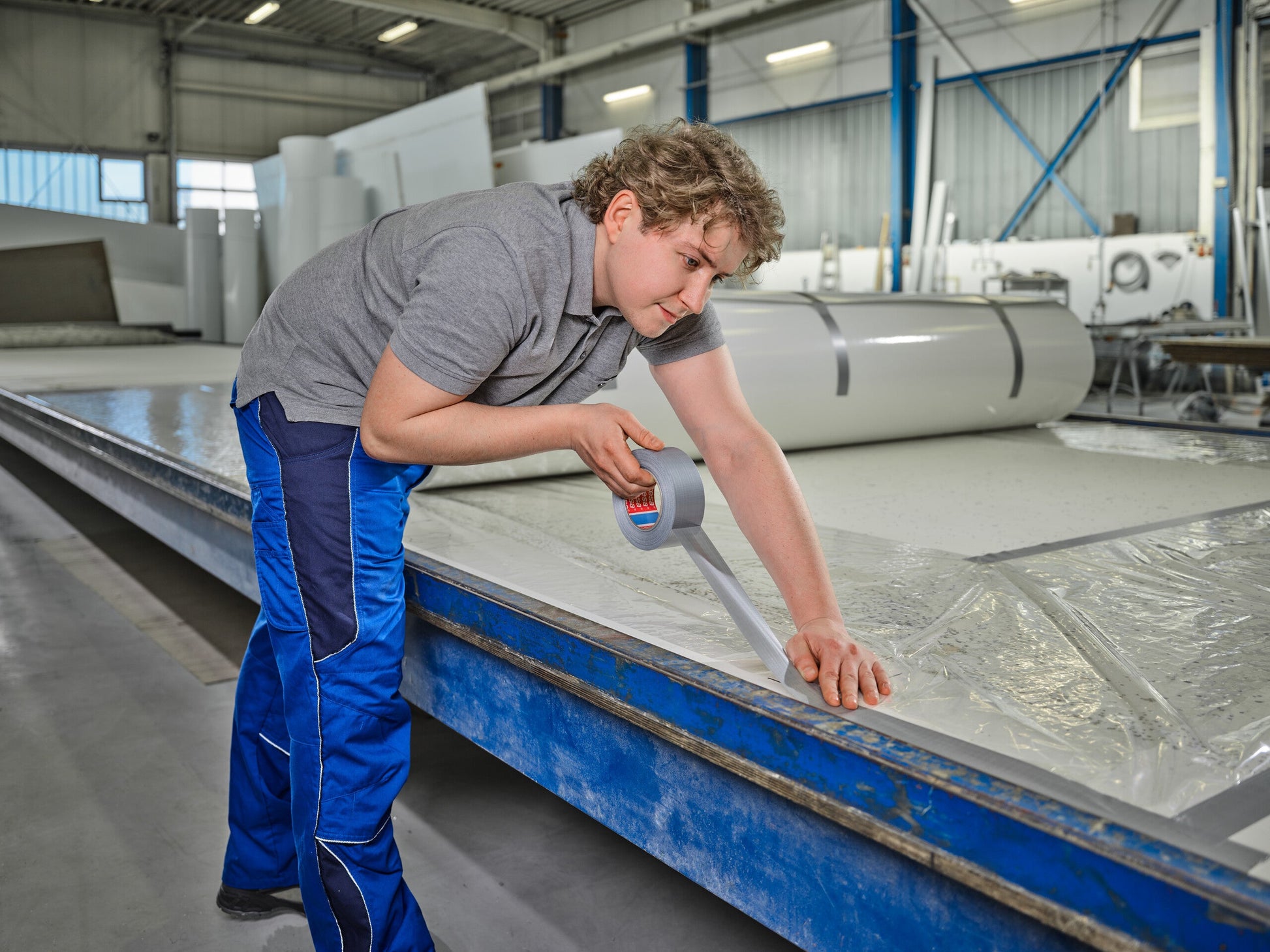 tesa® 60462 General purpose duct tape, white, 1400 mm x 2200 m