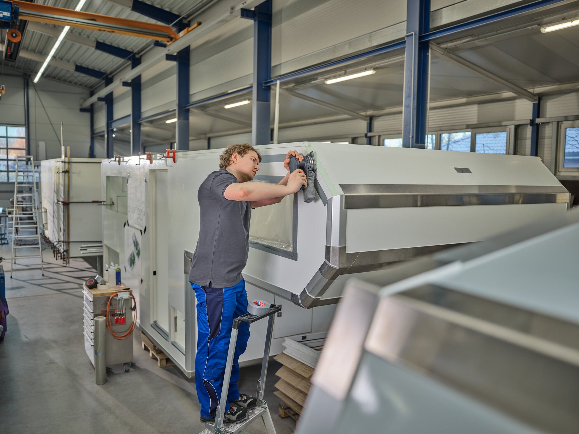 tesa® 60462 General purpose duct tape, white, 1400 mm x 2200 m